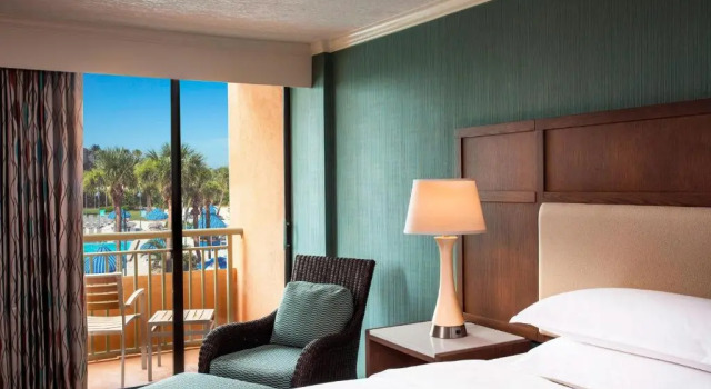 Двухместный номер гостевой с видом на бассейн Clearwater Beach Sheraton Resort on Sand Key