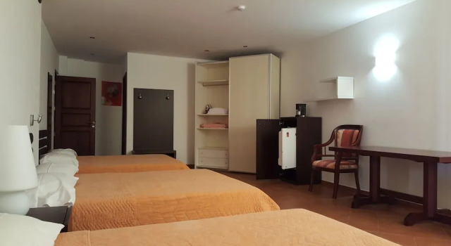 Трёхместный семейный номер Standard c 1 комнатой Hotel RDG