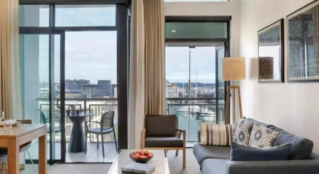 Номер Standard с балконом The Sebel Auckland Viaduct Harbour