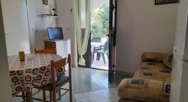 Jere - 50m From the sea With Parking - A1, Rezerwuj Hotel Hotele w Split-Dalmatia County z parkingiem, Parking