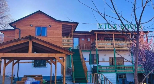 Vila Sofia Gllava - Resort, Забронировать Курортный отель Отели Gjirokastër County с парковкой, Парковка