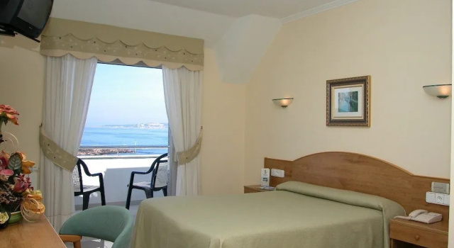 Трёхместный номер Standard Hotel Piñeiro 2 Estrellas Superior