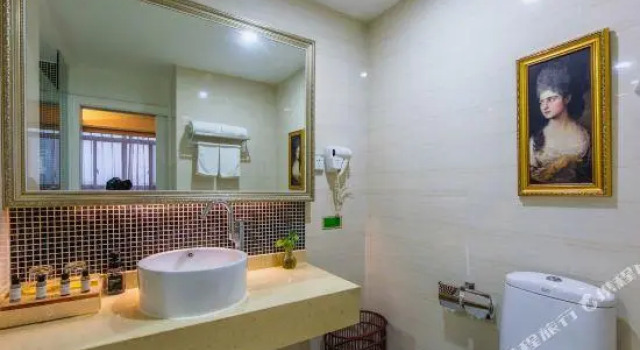 Люкс Deluxe Ouguan International Hotel (Ganzhou Development Zone Store)