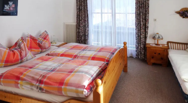 Eisenhut, Prenota Hotel Huettau 