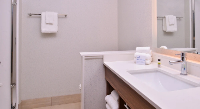 Двухместный люкс MainStay Suites MSP Airport - Mall of America