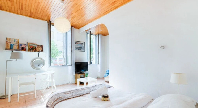 Large one Room Apartment - Notre Dame de la Garde