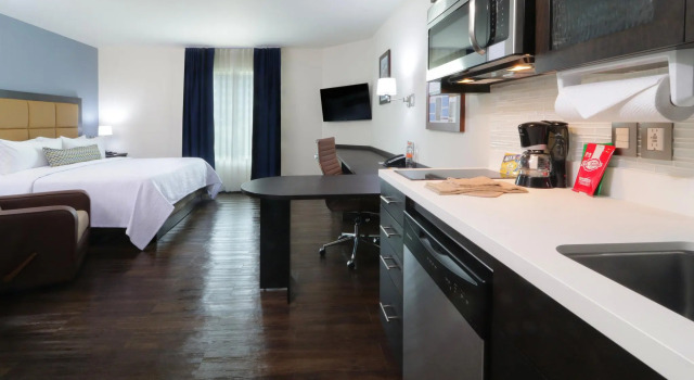 Двухместный люкс Candlewood Suites - Queretaro Juriquilla by IHG