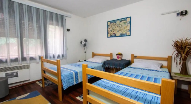 Pat în dormitor Hi Skopje Hostel