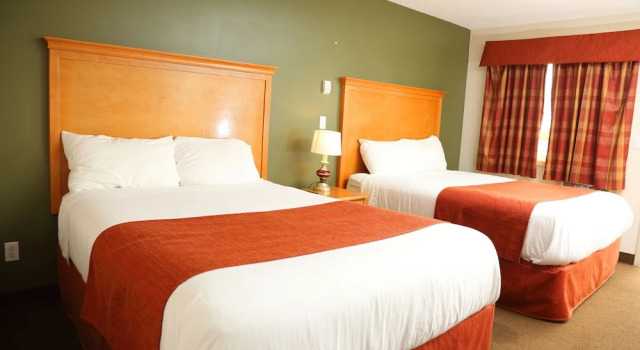 Четырёхместный номер Executive Chateau Motel