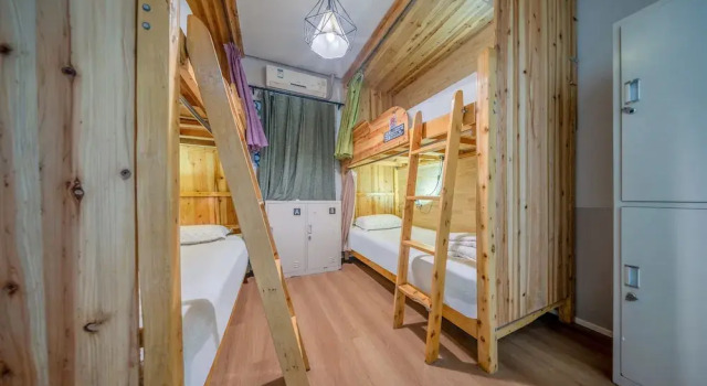 Кровать в общем номере SONDERIA Lazybones Hostel