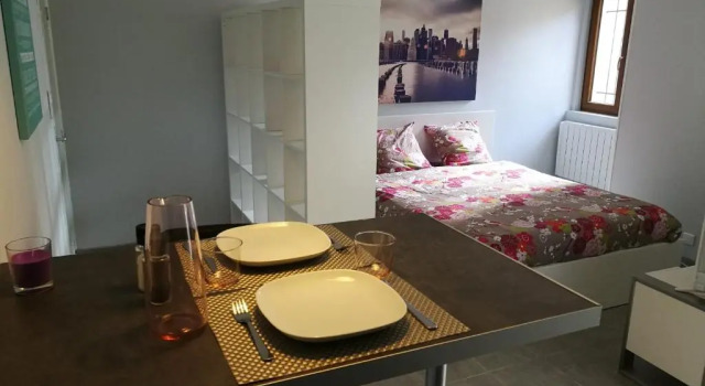 Le cocon des Monts d'Or, Prenota Hotel Hotel a Alvernia con parcheggio, Parcheggio