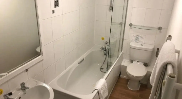 Апартаменты The Crown Hotel