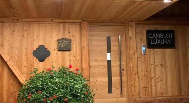 Camelot Luxury Houses Horses