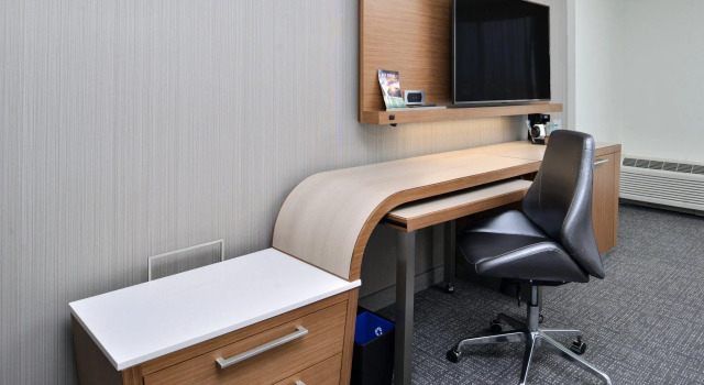 Четырёхместный люкс Executive c 1 комнатой Courtyard Kansas City Olathe
