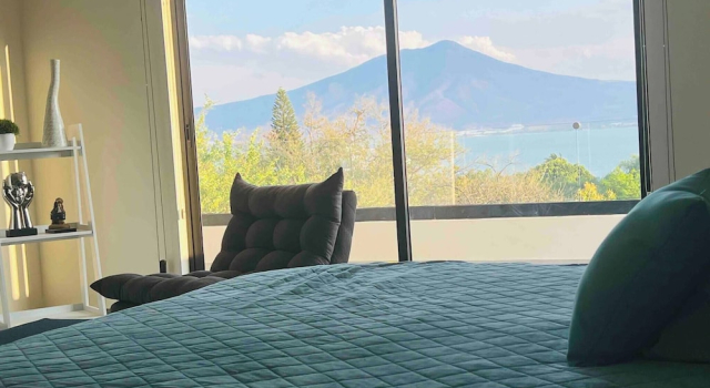 Casa Cuba - Spectacular Lake and Mountain View, Book Vacation Home Jocotepec 
