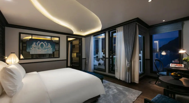 Полулюкс Lapinta Luxury Cruises