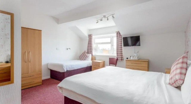 Номер Classic Somerset Hotel
