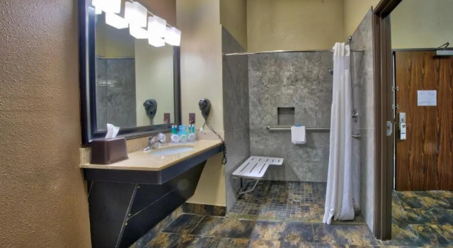 Люкс с 2 комнатами Holiday Inn Express and Suites Lubbock South by IHG