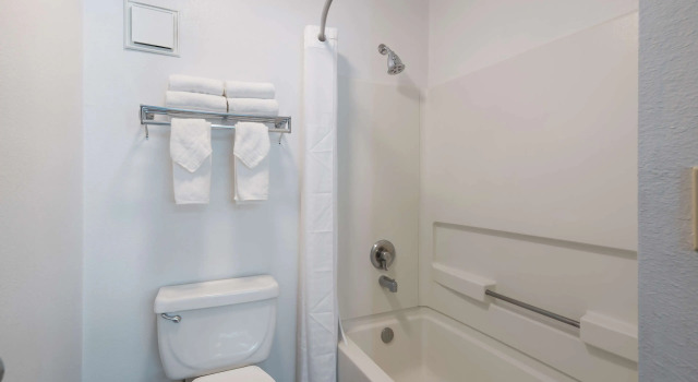 Четырёхместный номер Standard Quality Inn & Suites Kennewick Tri-Cities