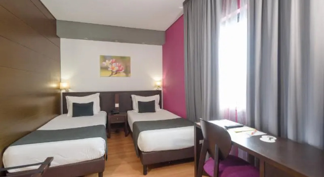 Четырёхместный семейный номер Superior Hotel Luena