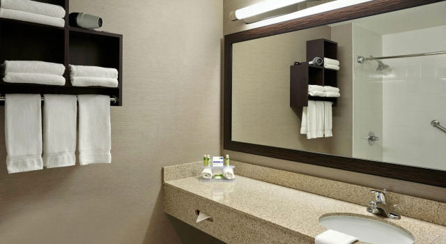 Номер Standard Holiday Inn Express & Suites Naples Downtown - 5th Avenue by IHG