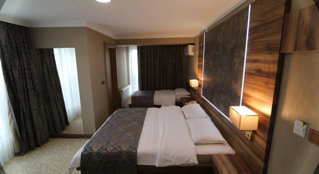 Трёхместный семейный номер Standard Marbes HOTEL