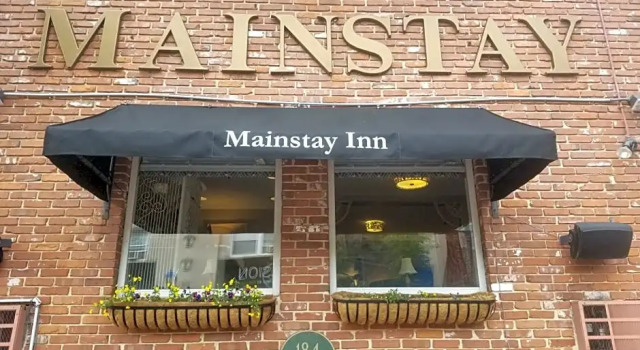 Номер Deluxe Mainstay Inn