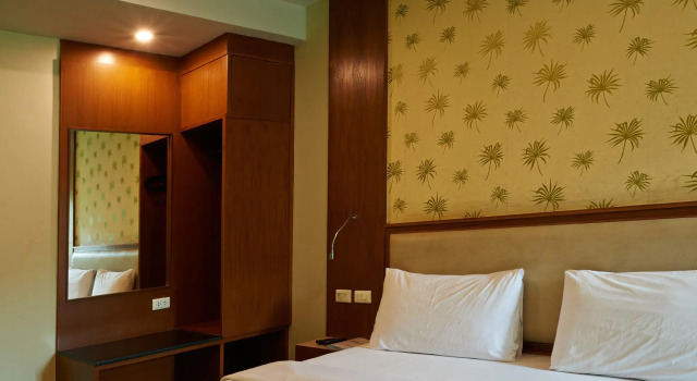 Phuket Ecozy Hotel