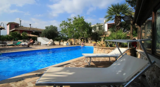 Merlo Trullo con Piscina