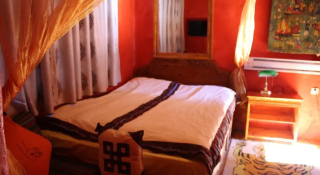 House of Shambhala, Book Hotel Lhasa Xinjiang, nær Ramoche Temple