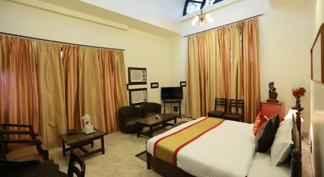 OYO 8844 Meadows Inn