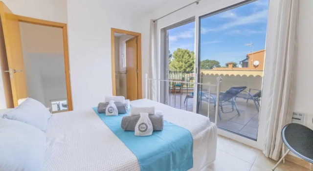 Bonaire Solar 200 by Sealand Villas, Book Villa Cottages in Alcudia, Cottage