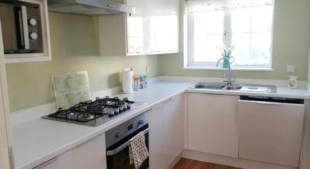 Коттедж Spacious townhouse with sea views near Cardiff