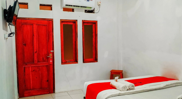 RedDoorz near Alun Alun Majalengka