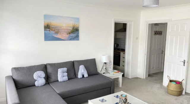 Апартаменты Light and airy 1 bedroom flat 700m from the Beach