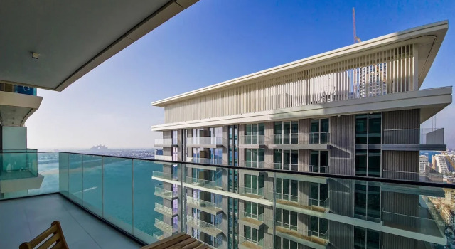 Stylish 2BR in Emaar Beach Front w/ Private Beach, Забронировать Отель Отели Эмирата Дубая 4 звезды, рядом с Международный яхт-клуб Дубая, 4*