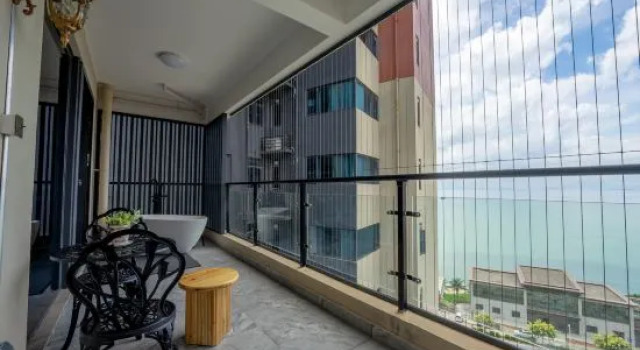 Люкс Мансарда с 3 комнатами с балконом и с видом на море Huizhou  Shili Yintan Weigang Bay No.1 Holiday Apartment