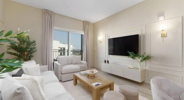 Exquisite Living w Scenic Canal Vws on Yas Island