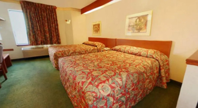 Четырёхместный номер Standard Syracuse Inn and Suites