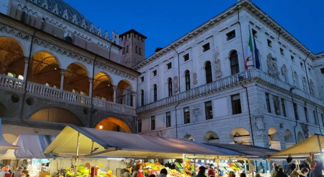 Апартаменты с 2 комнатами OFFICINE CAVOUR Piazza Cavour