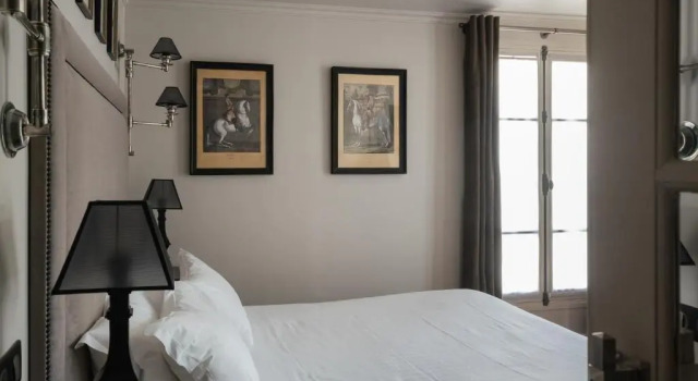 Двухместный номер Comfort с балконом Hotel Saint-Louis en LIsle - Notre-Dame