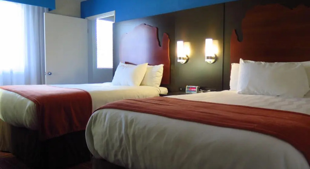Четырёхместный номер Standard с красивым видом из окна Aiden by Best Western Sedona