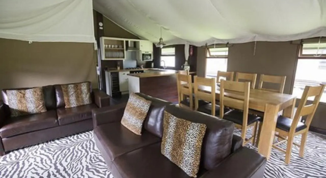 Тент с 3 комнатами Waterside Holiday Park & Spa
