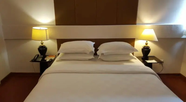 Номер Deluxe с видом на город East Hotel