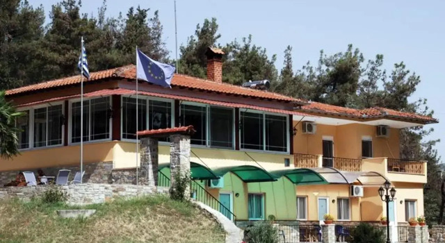 River Side Rooms, Rezervovat Hotel Hotely v Elassona s parkováním, Parkování