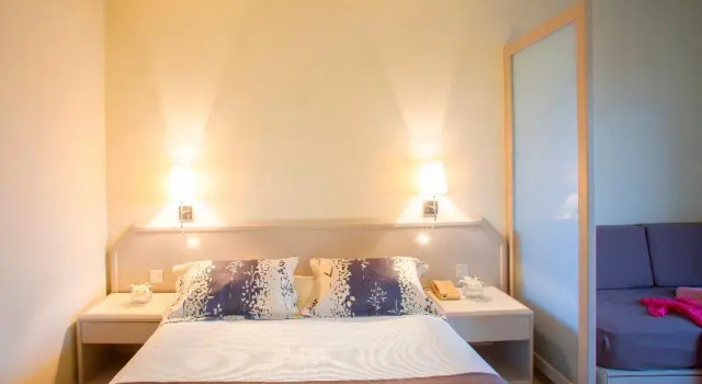 Семейный номер Standard с балконом Louis Imperial Beach