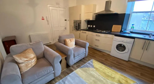 Апартаменты Stylish 2nd Floor Georgian 1 Bedroom Apartment