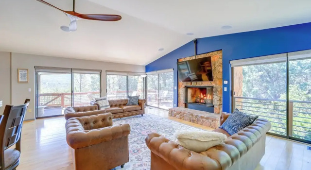 Hot Tub, Fire Pit & Deck: Chic Arizona Retreat, Book Hotel 3-stjernede hoteller i Pine, 3*