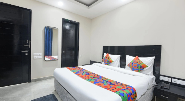 Номер Premium FabHotel Giriraj Hospitality - 100 Meters From Narayana Hospital | Gurugram