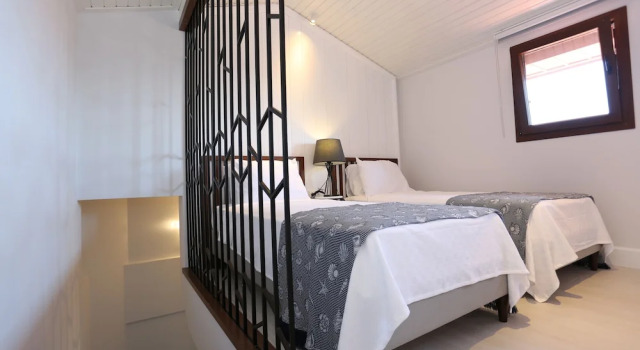 Номер Standard Дуплекс с 2 комнатами с видом на бассейн Alp Suites Pinehill
